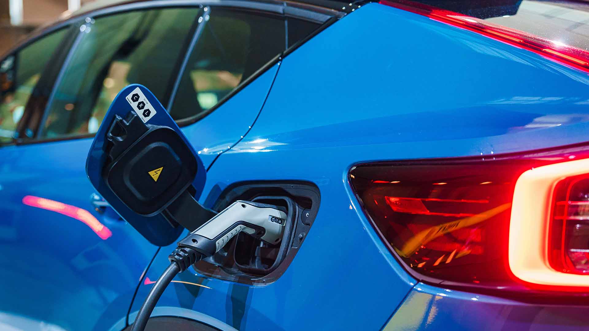 Electric or Hybrid: Which Should You Buy on Finance?